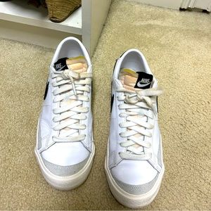 Semi New Nike low court